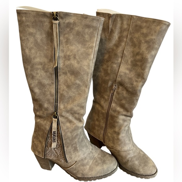 Mukluks Tan & Dark Brown Faux leather Boots w/side zipper & knit detail Size 8 - Picture 17 of 17